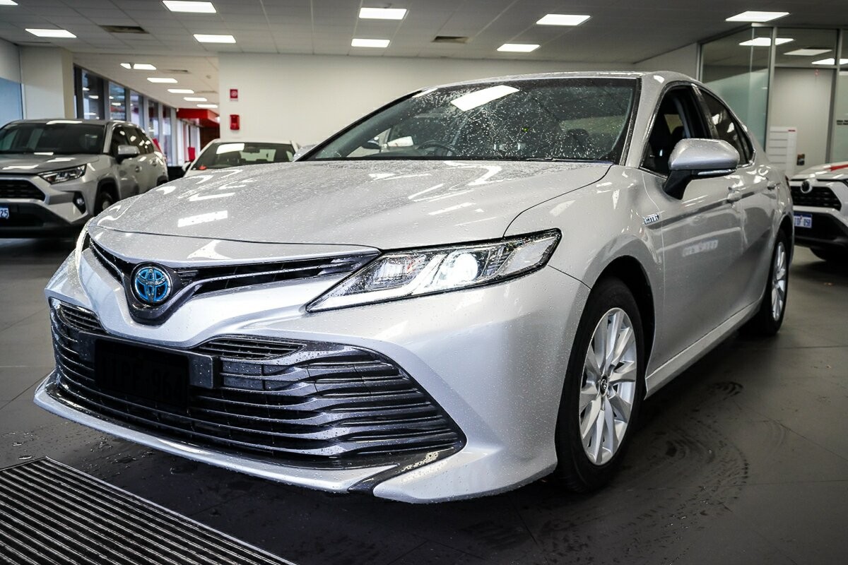 Toyota Camry image 4