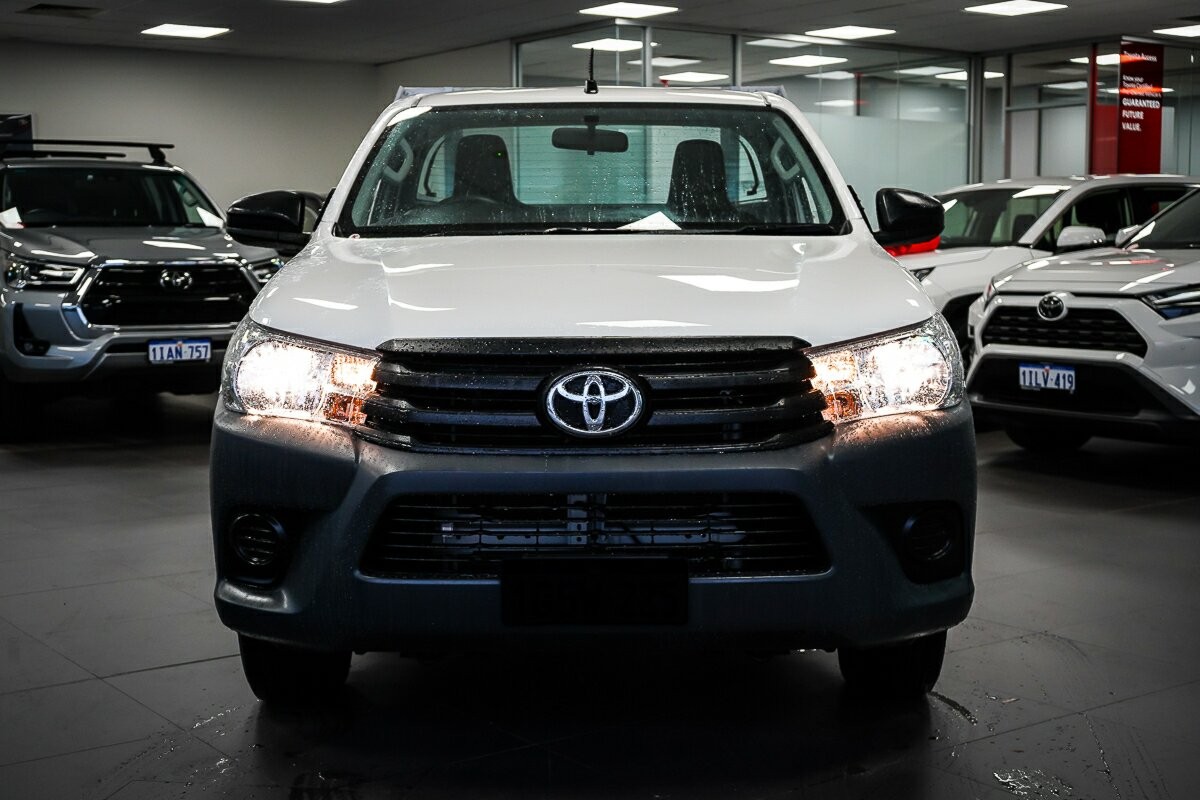 Toyota Hilux image 3