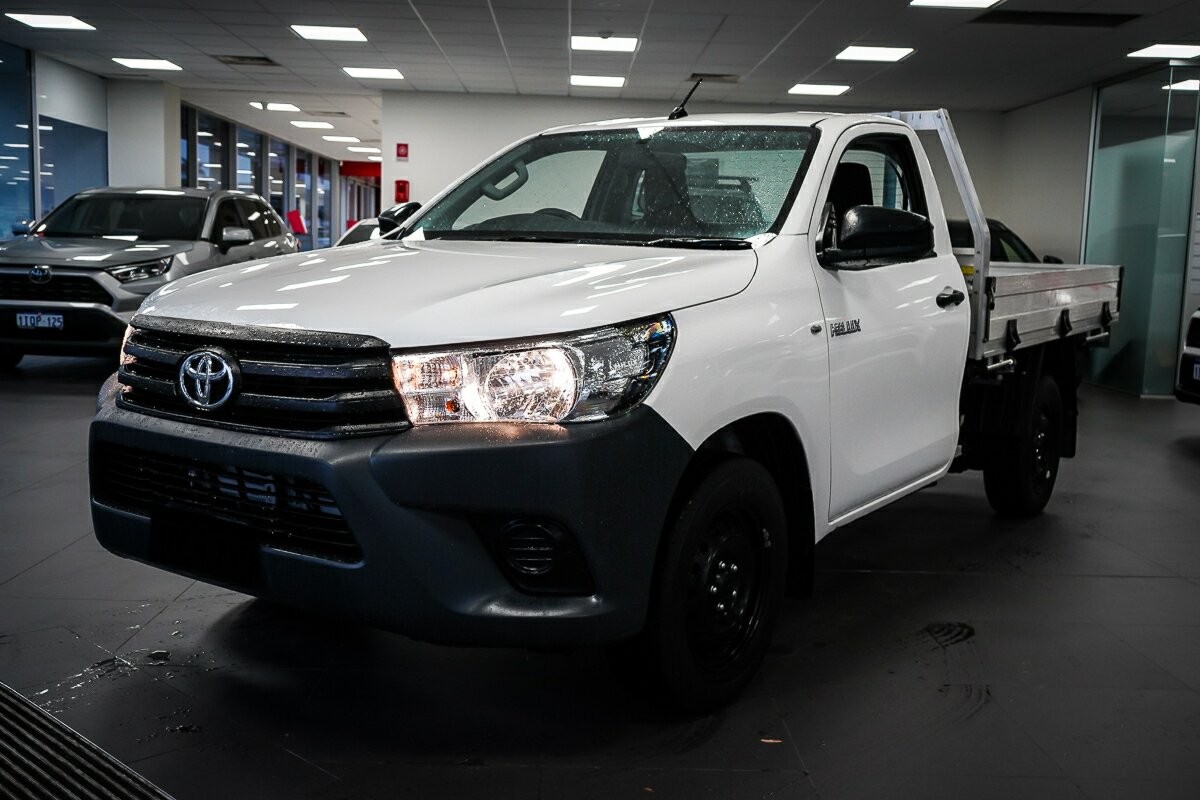 Toyota Hilux image 4