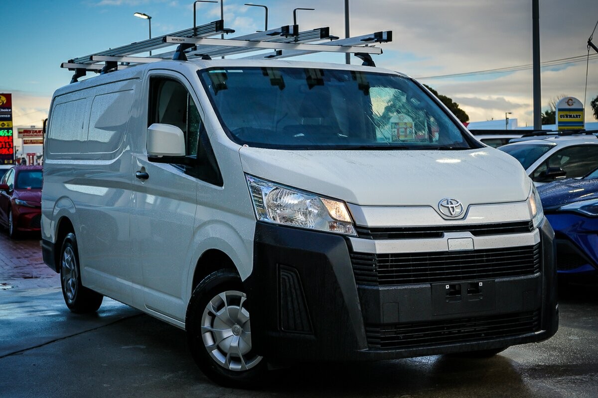 Toyota Hiace image 1