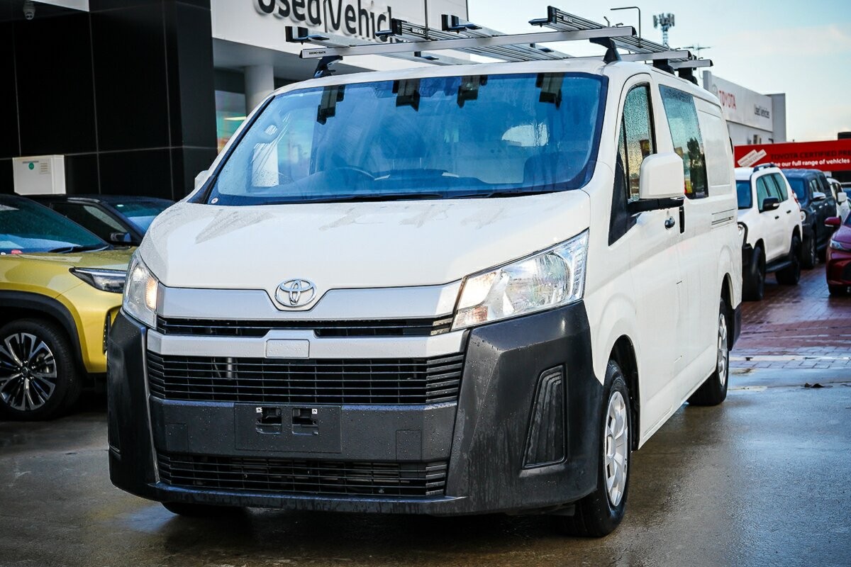 Toyota Hiace image 4