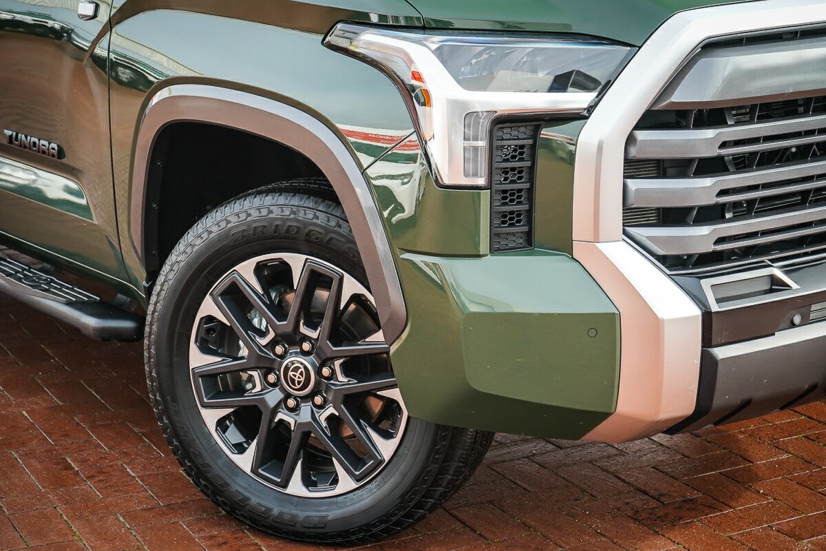 Toyota Tundra image 2