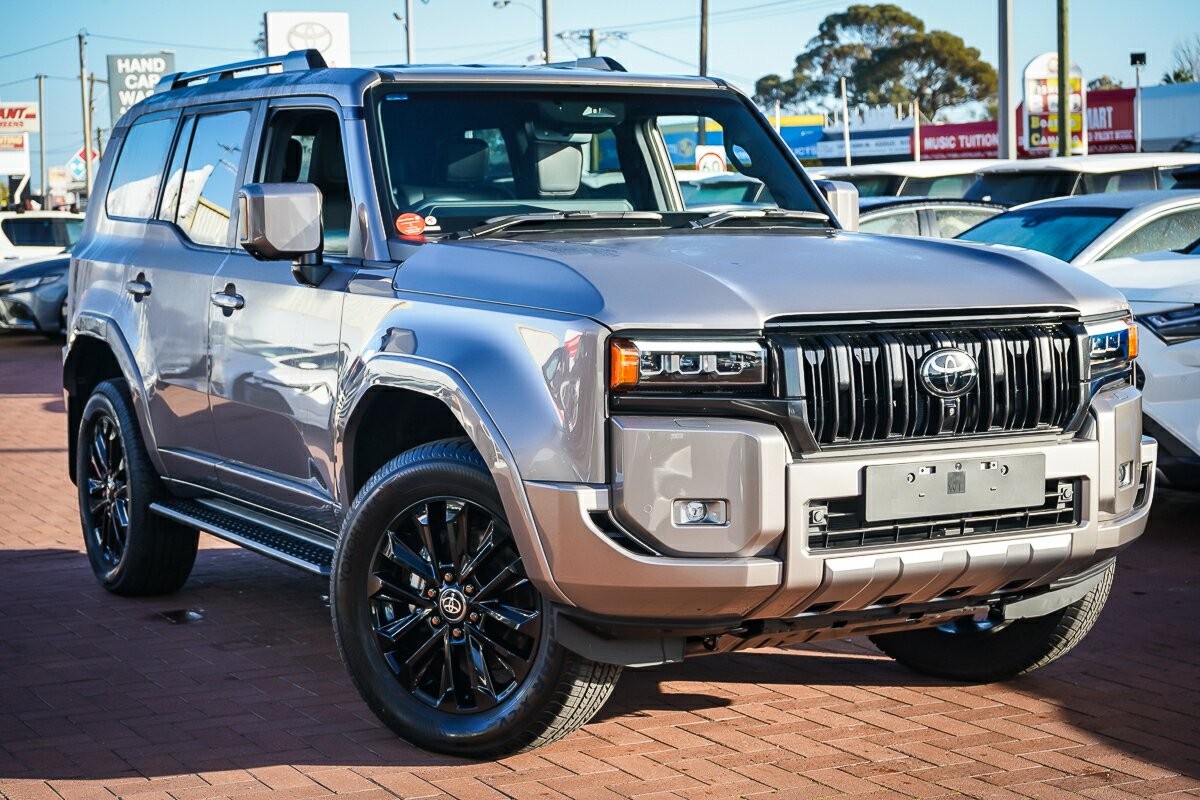 Toyota Landcruiser Prado image 1