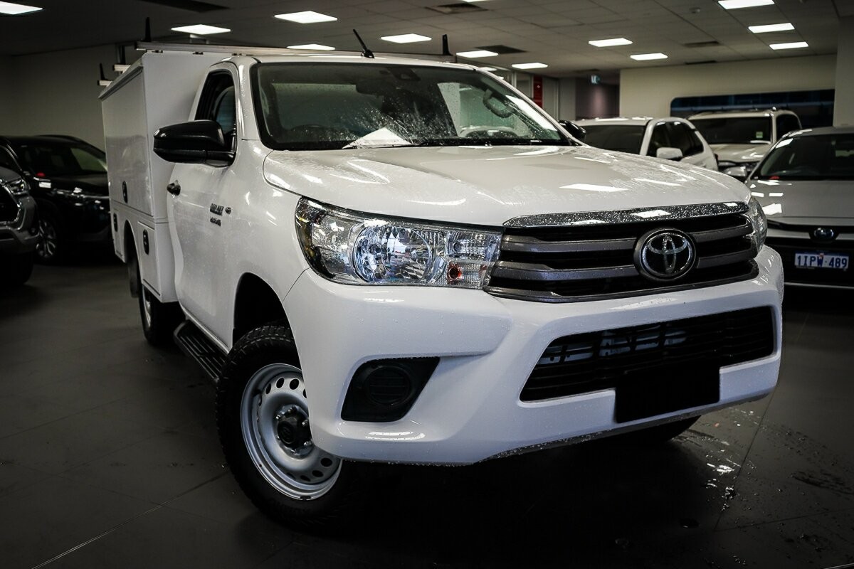 Toyota Hilux image 1