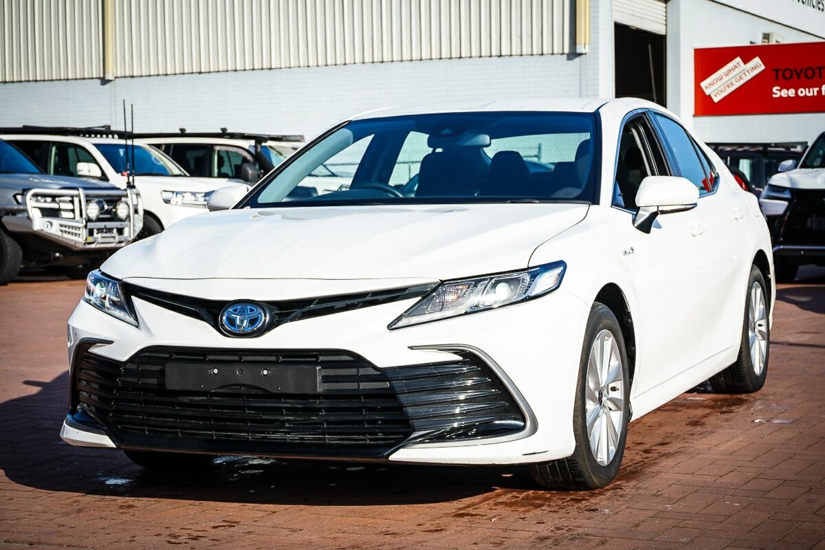 Toyota Camry image 4