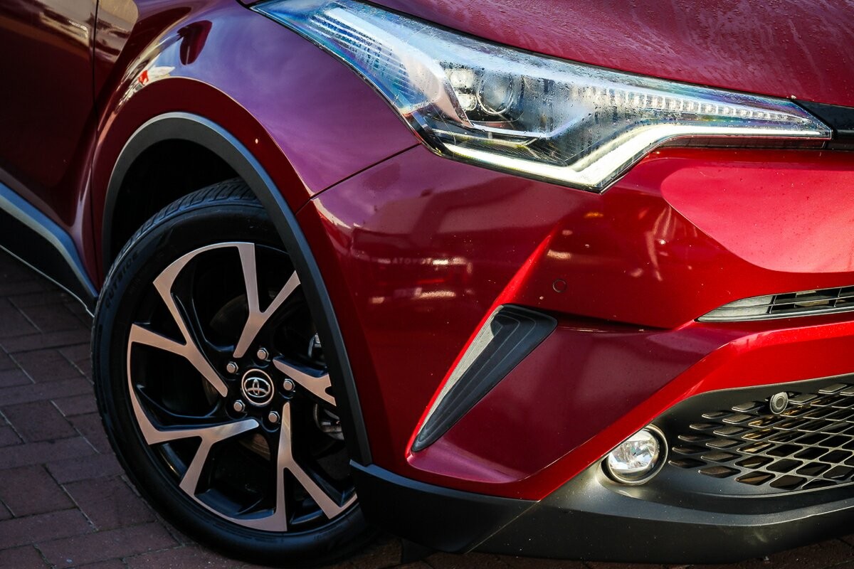Toyota C-hr image 2