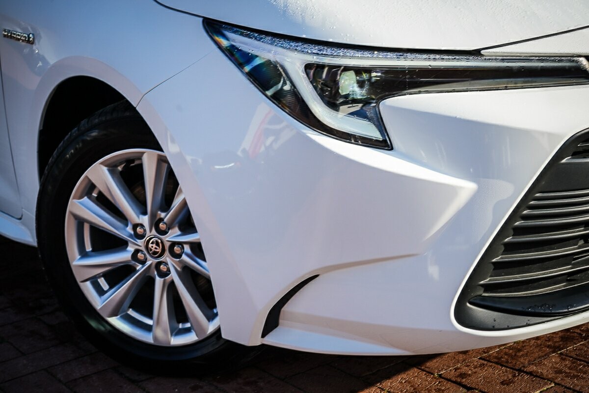 Toyota Corolla image 2