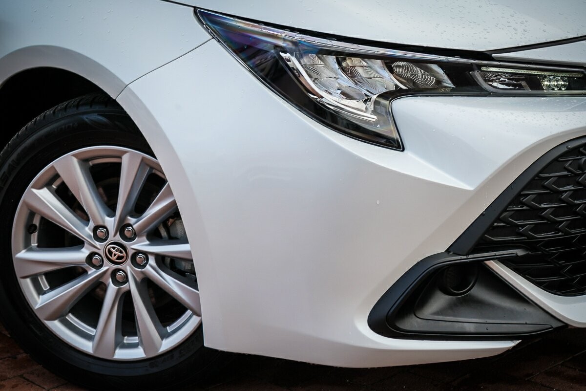 Toyota Corolla image 2
