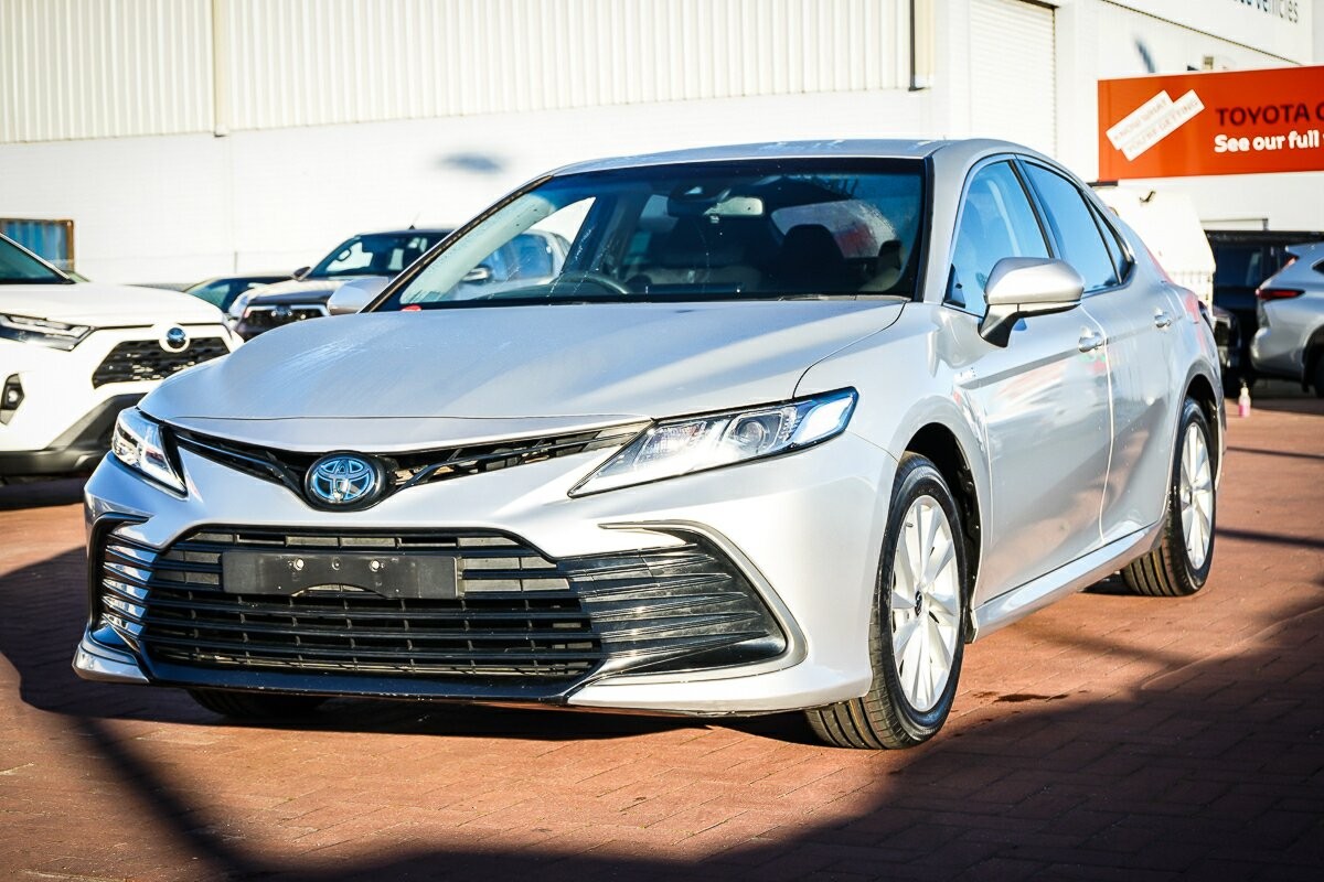Toyota Camry image 4