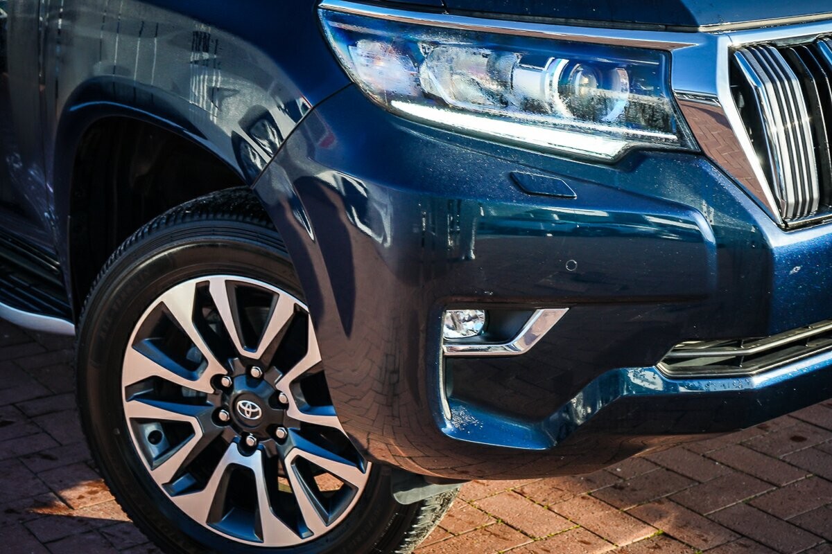 Toyota Landcruiser Prado image 2