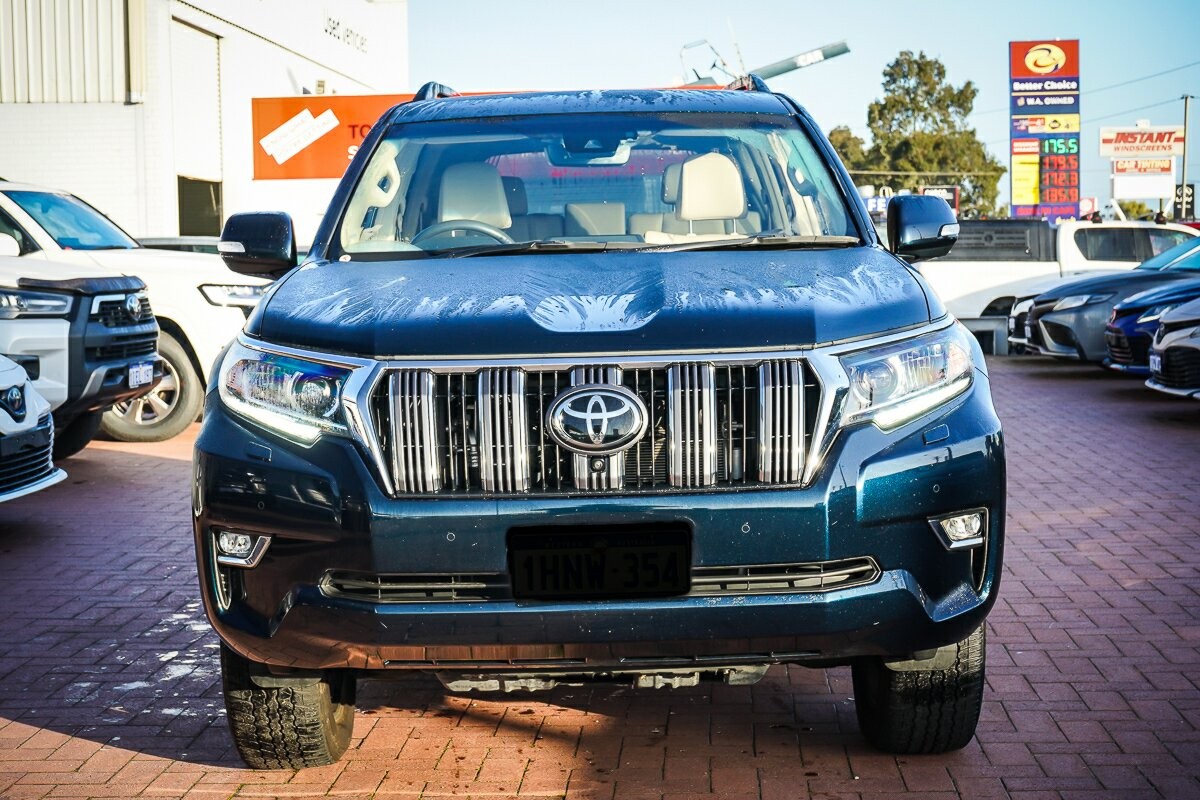 Toyota Landcruiser Prado image 3
