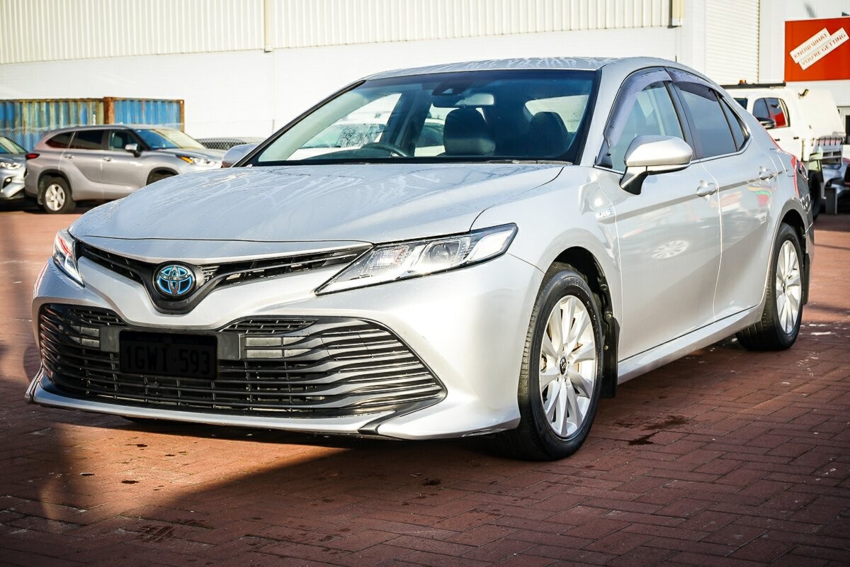 Toyota Camry image 4