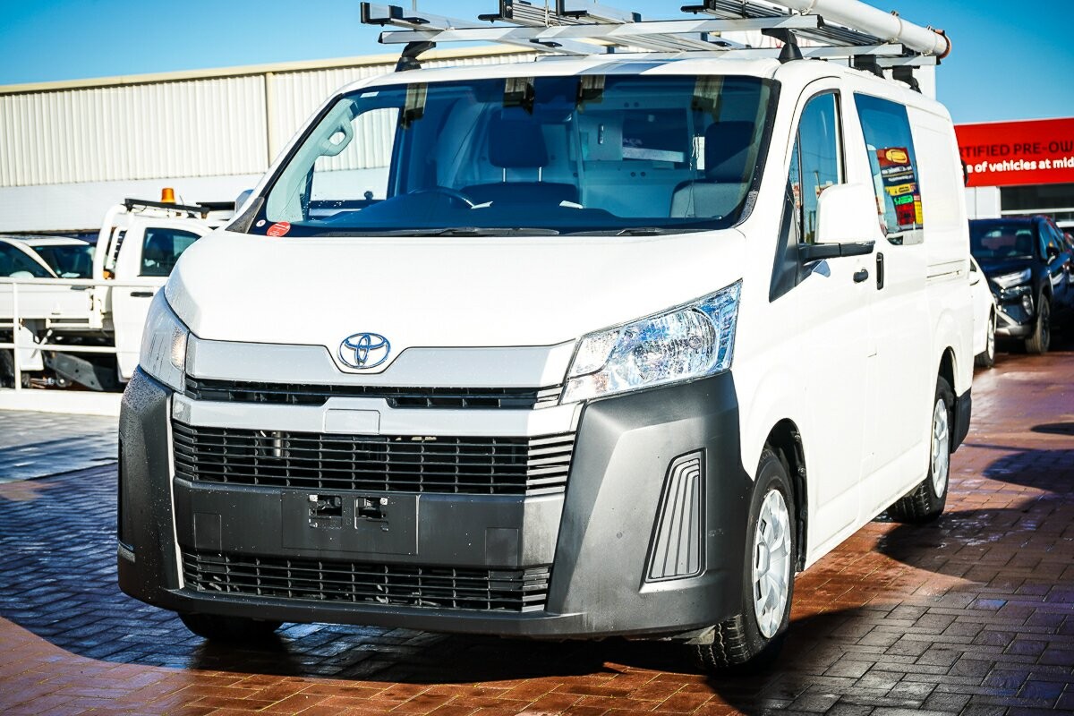 Toyota Hiace image 4