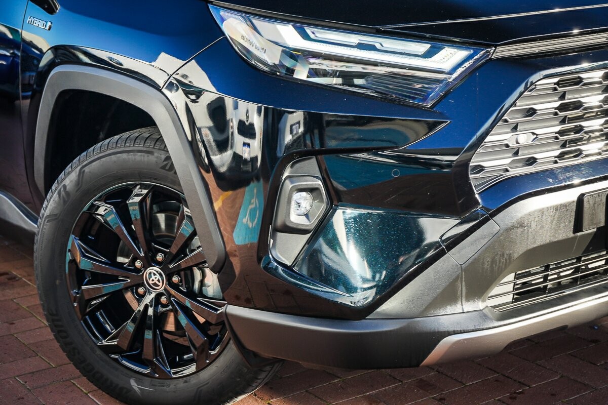 Toyota Rav4 image 2