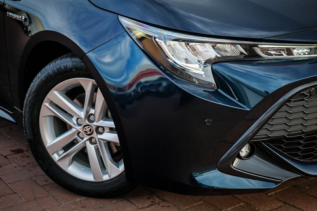 Toyota Corolla image 2