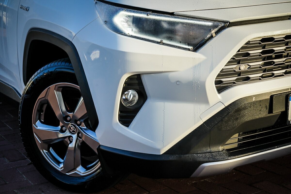 Toyota Rav4 image 2