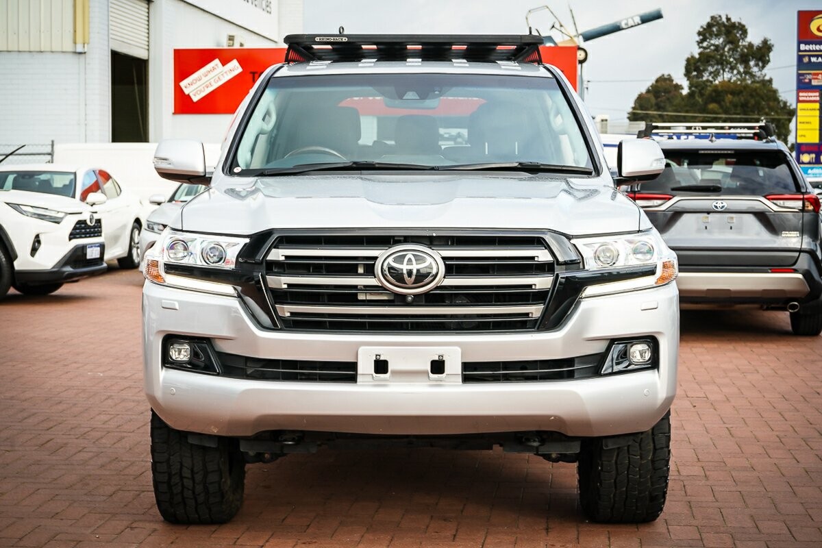 Toyota Landcruiser image 3