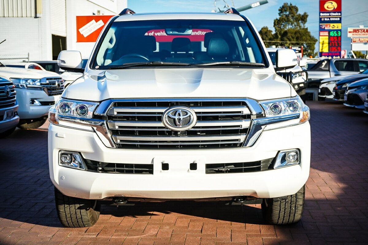 Toyota Landcruiser image 3