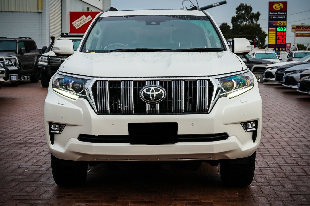Toyota Landcruiser Prado image 3
