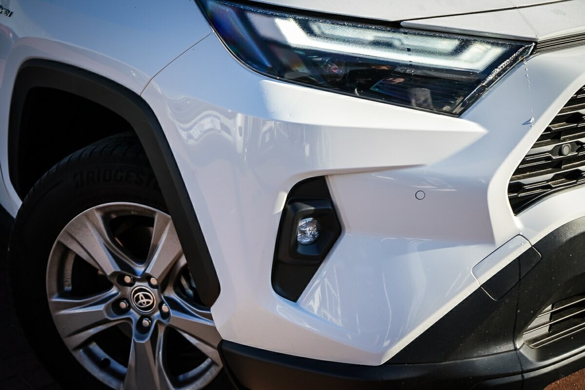 Toyota Rav4 image 2