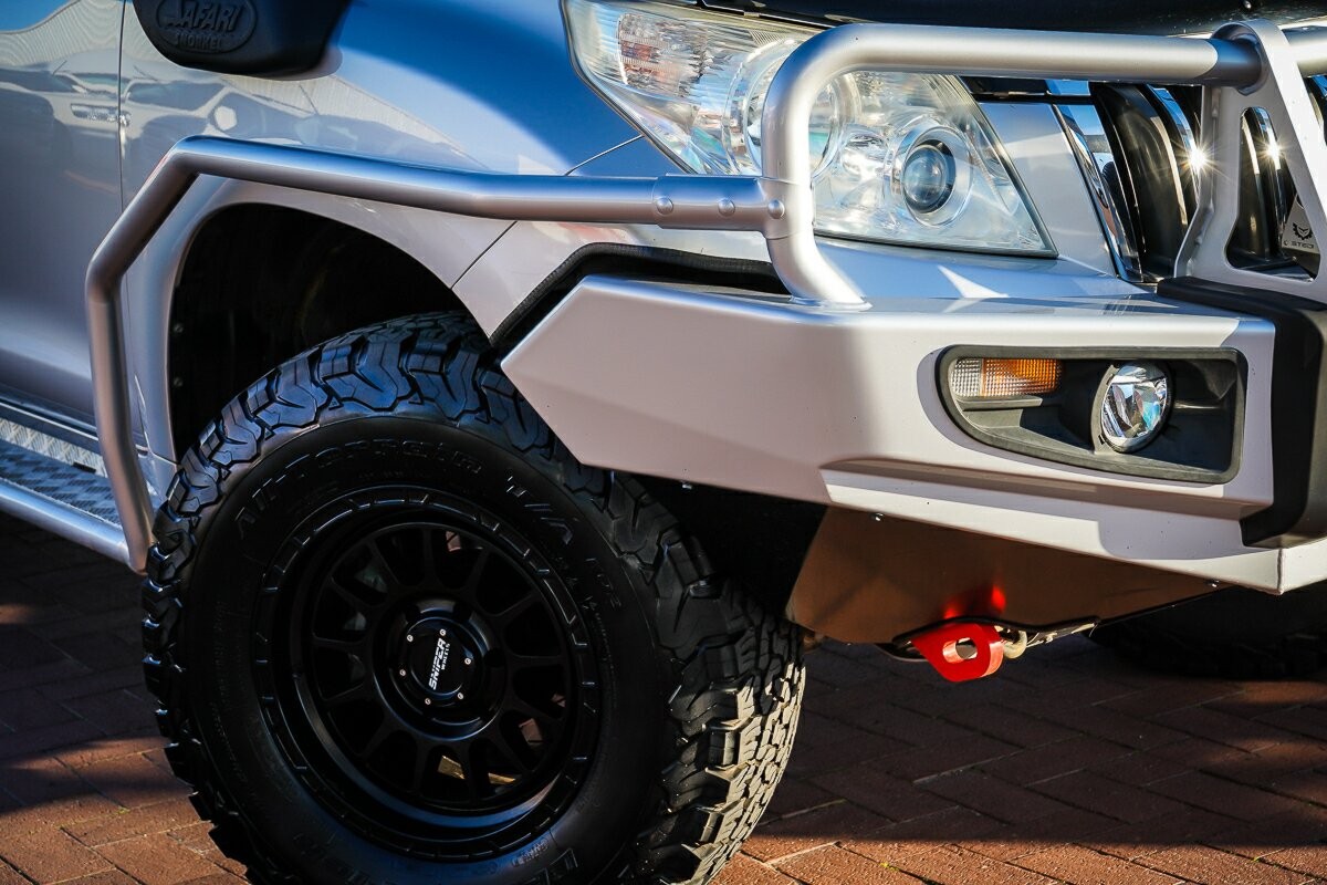 Toyota Landcruiser Prado image 2