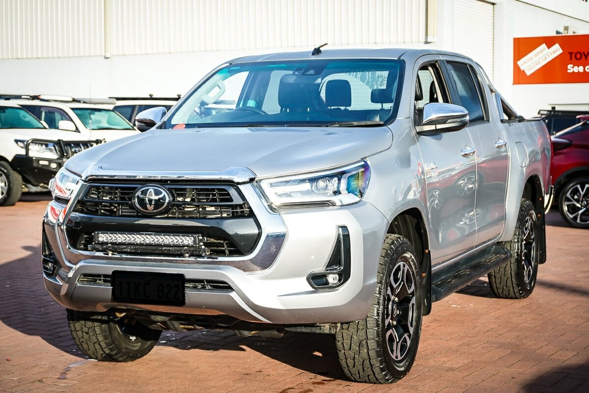 Toyota Hilux image 4