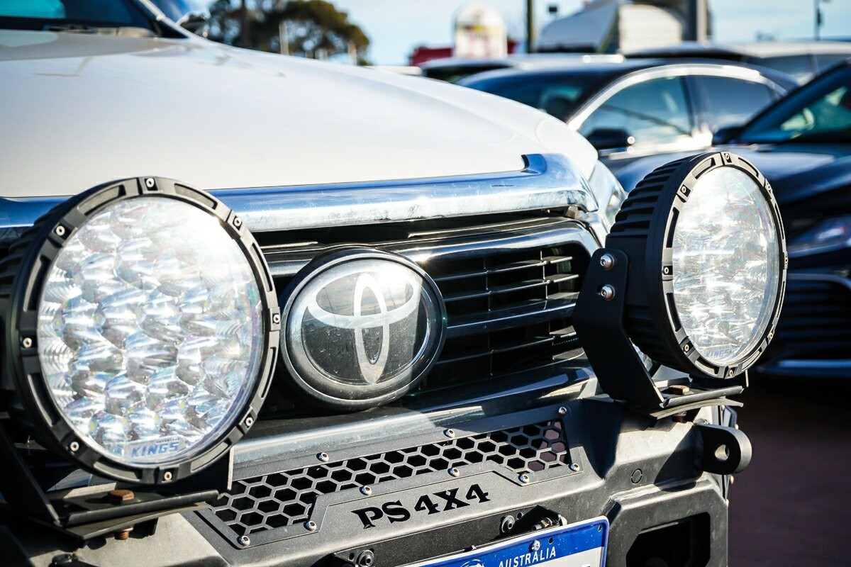 Toyota Hilux image 3