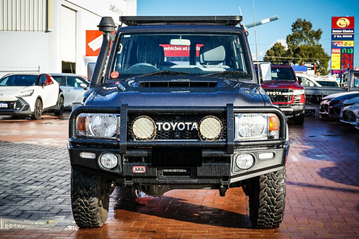 Toyota Landcruiser image 3