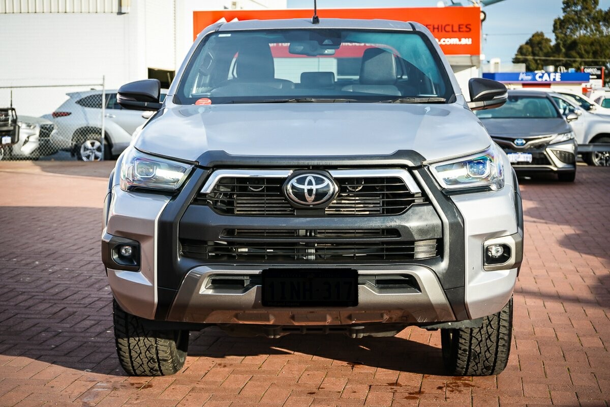 Toyota Hilux image 3