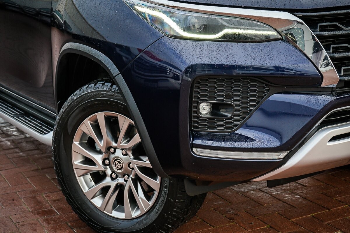Toyota Fortuner image 2