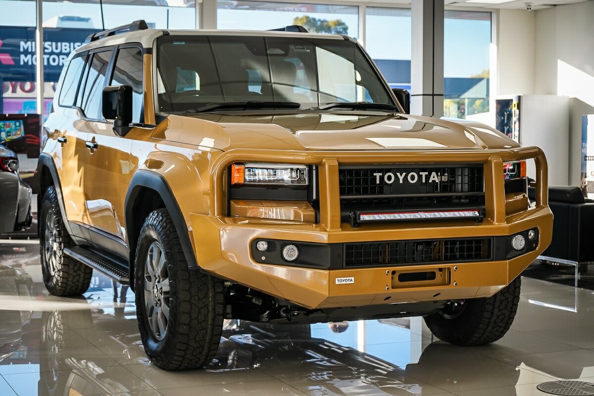 Toyota Landcruiser Prado image 1