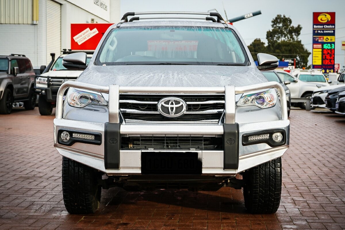 Toyota Fortuner image 3