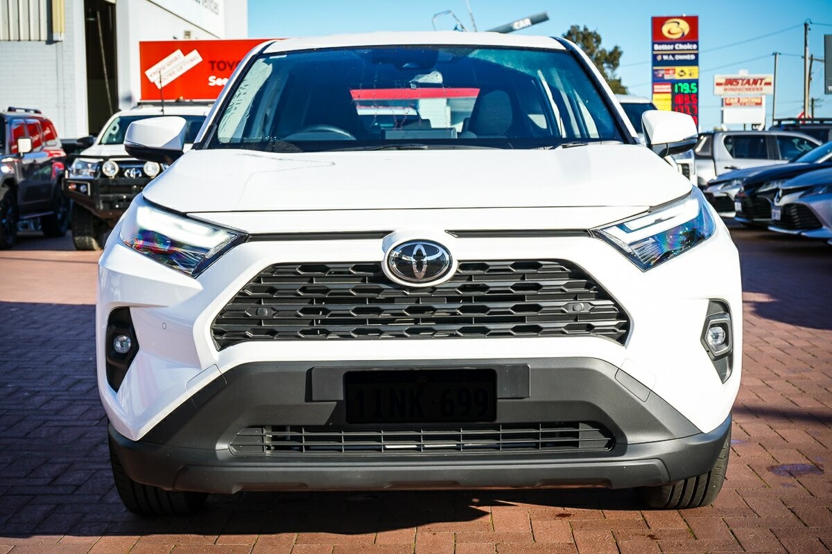 Toyota Rav4 image 3