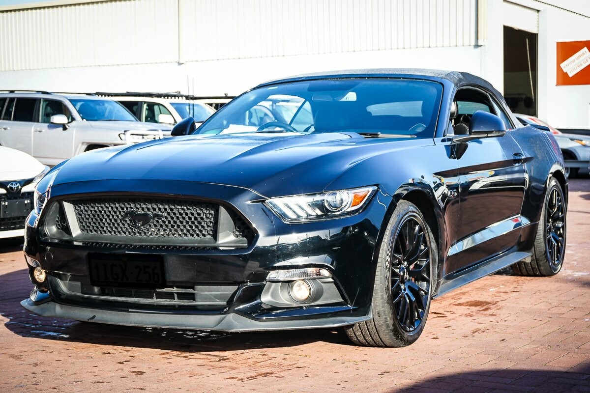 Ford Mustang image 4