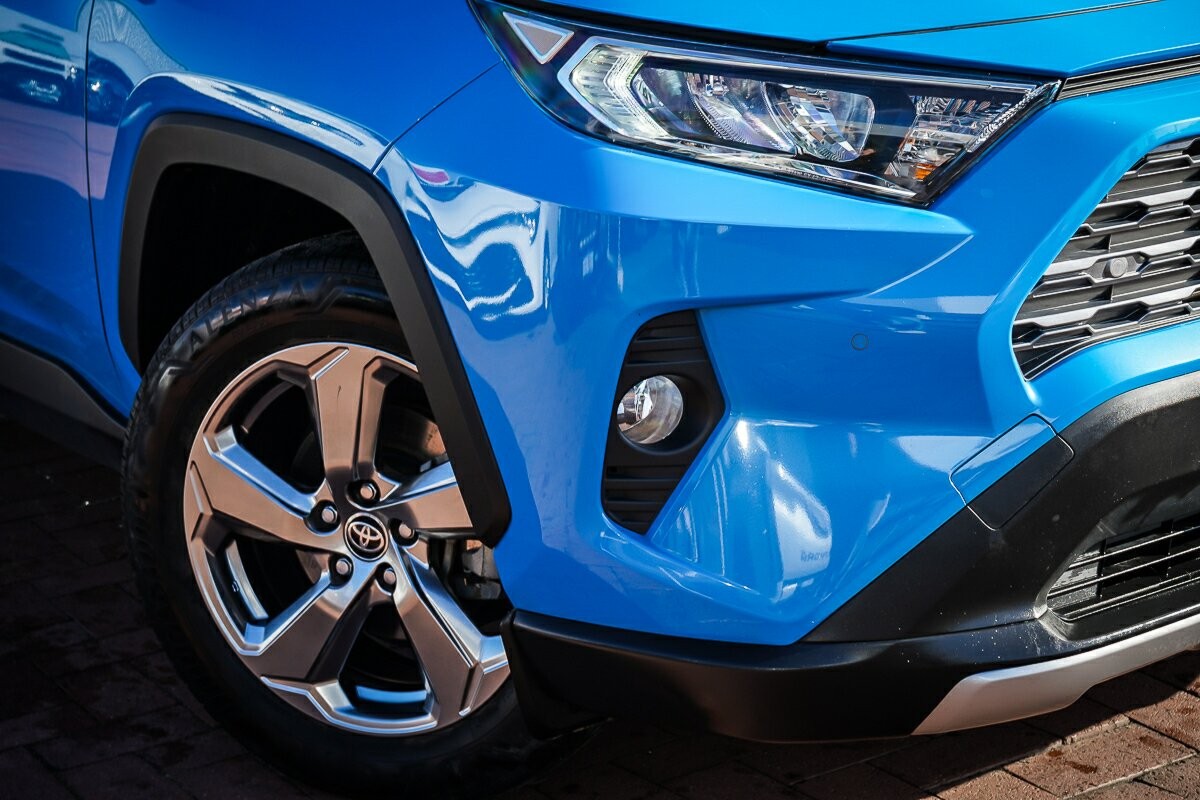 Toyota Rav4 image 2
