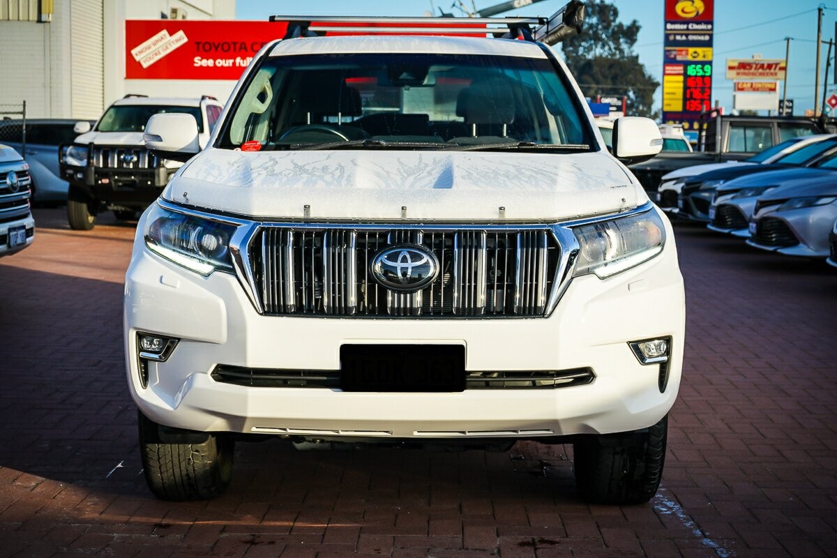 Toyota Landcruiser Prado image 3