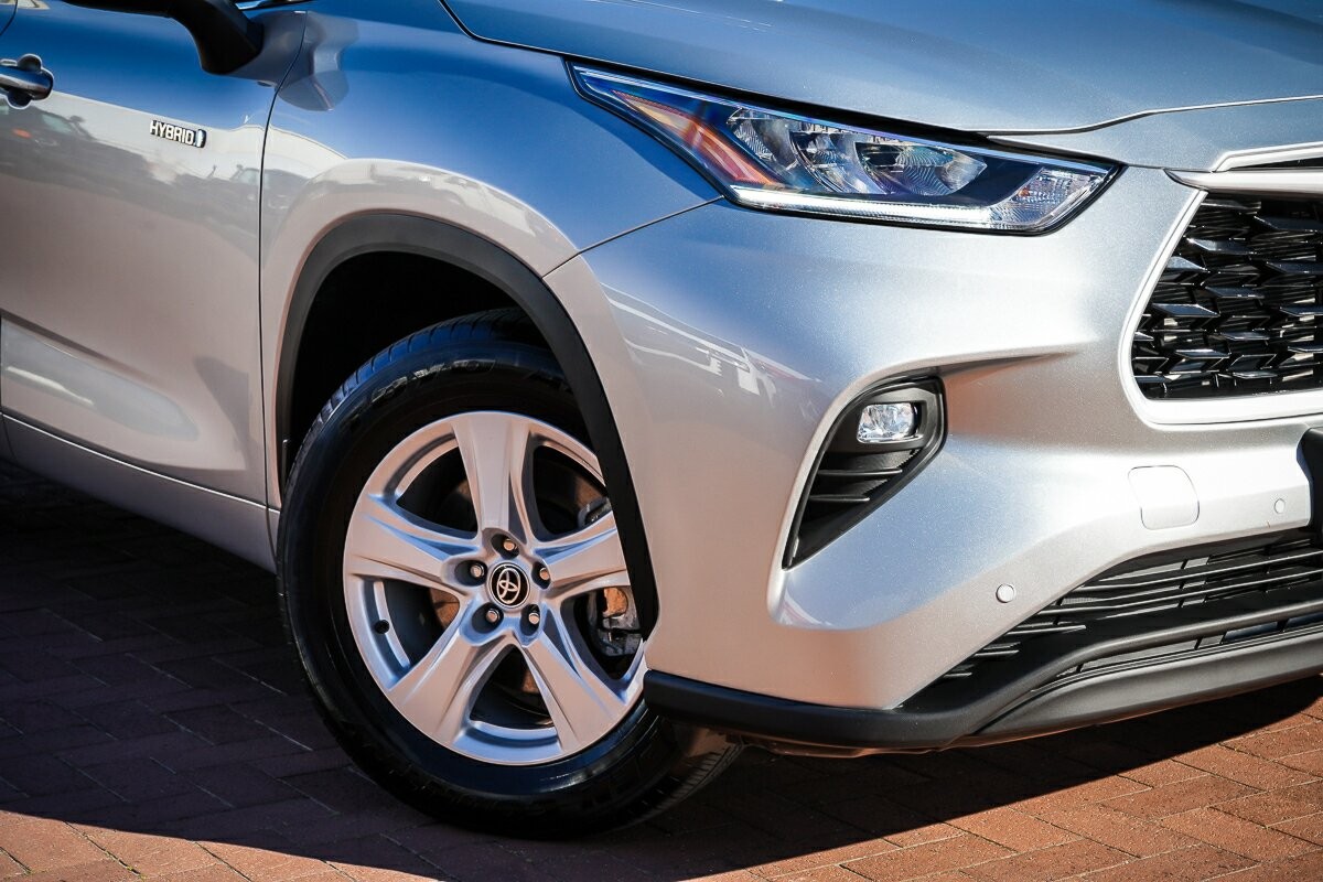 Toyota Kluger image 2