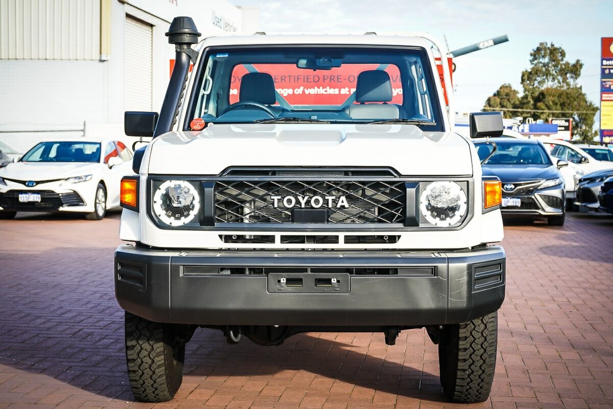 Toyota Landcruiser image 3