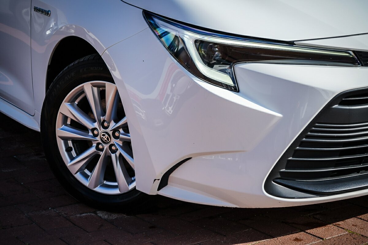 Toyota Corolla image 2