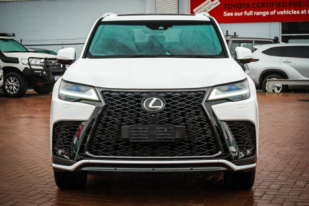 Lexus Lx image 3