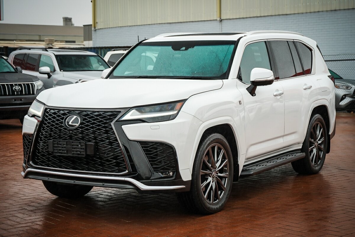 Lexus Lx image 4