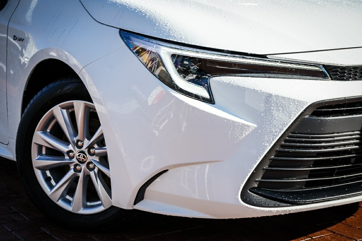 Toyota Corolla image 2
