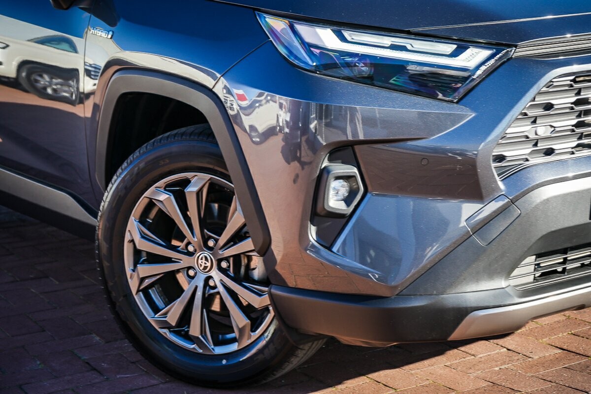 Toyota Rav4 image 2