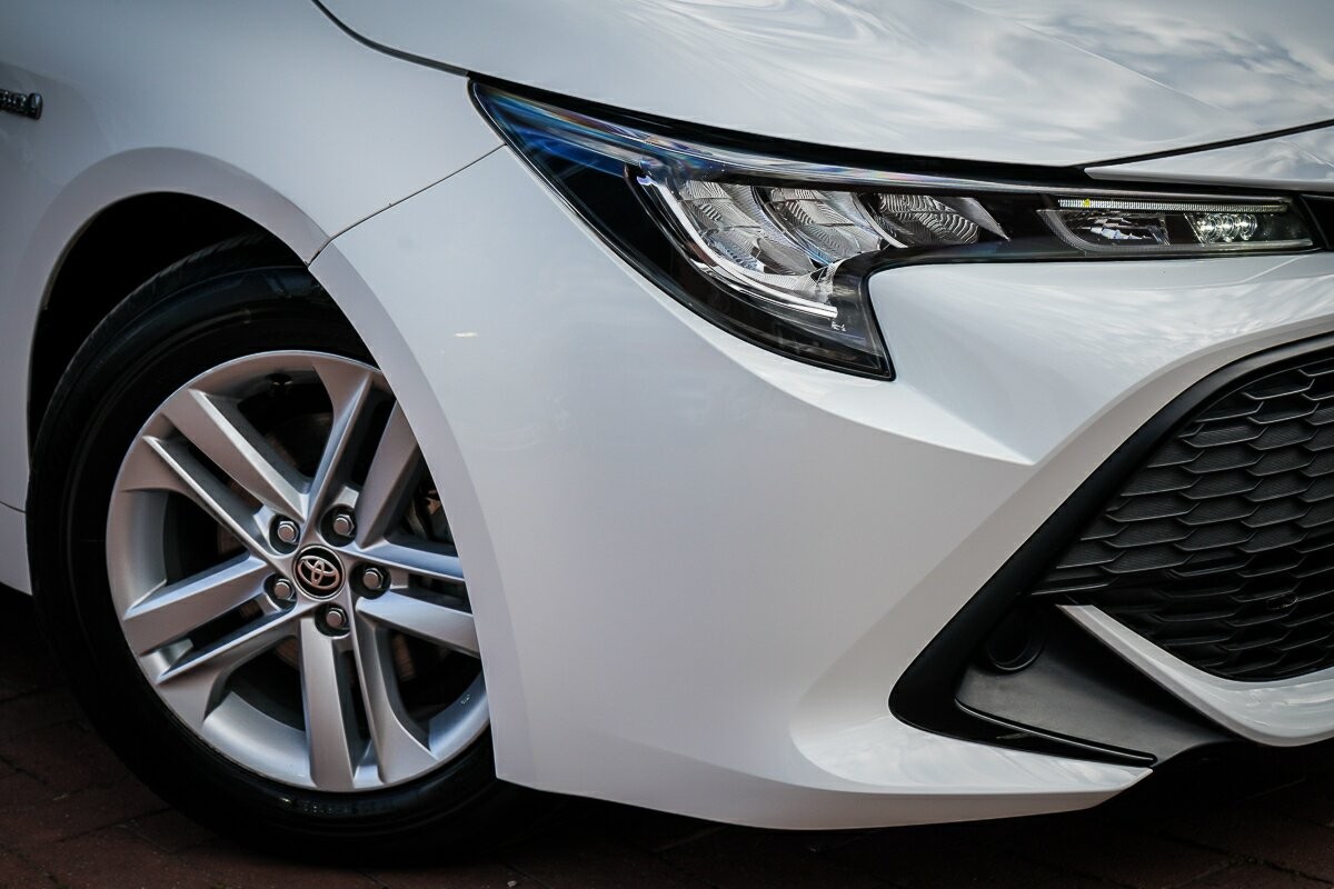 Toyota Corolla image 2