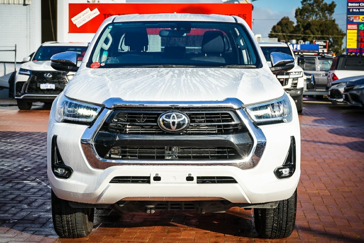 Toyota Hilux image 3