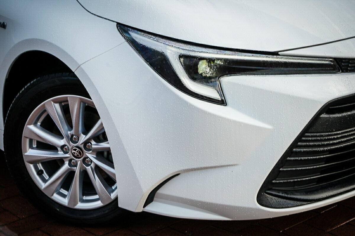 Toyota Corolla image 2