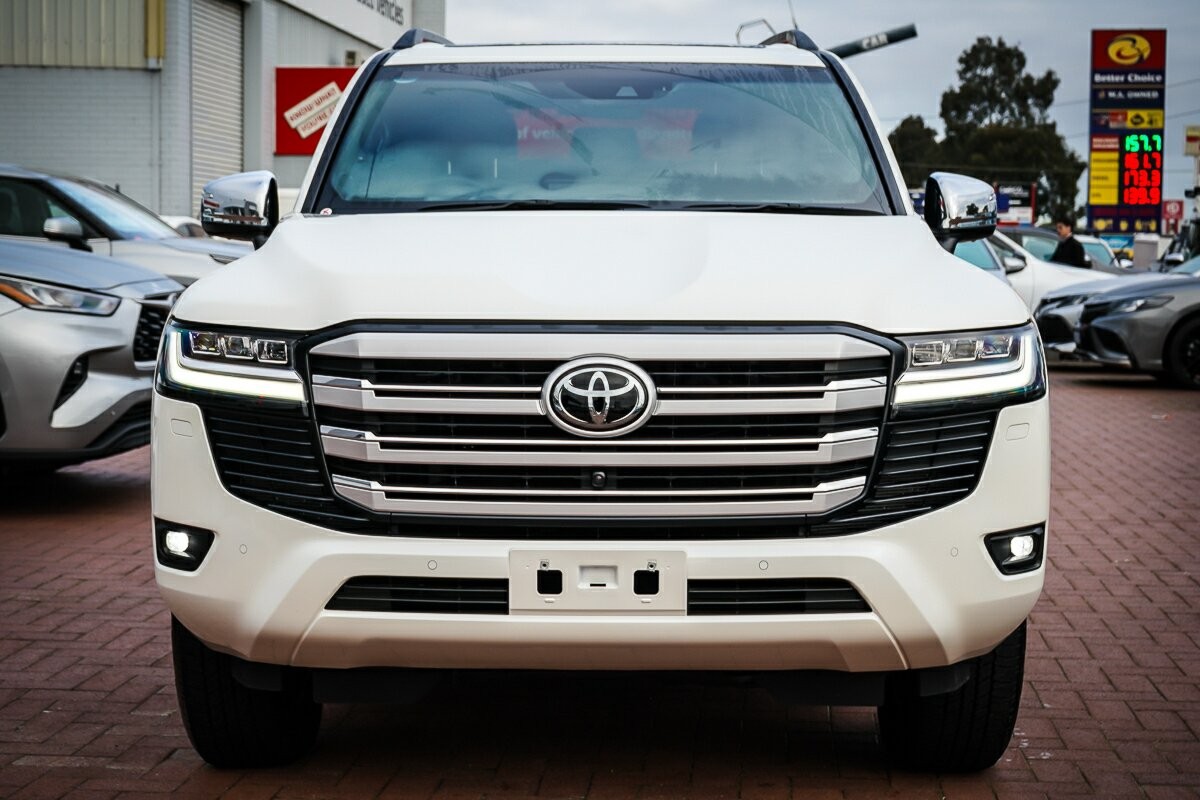 Toyota Landcruiser image 3