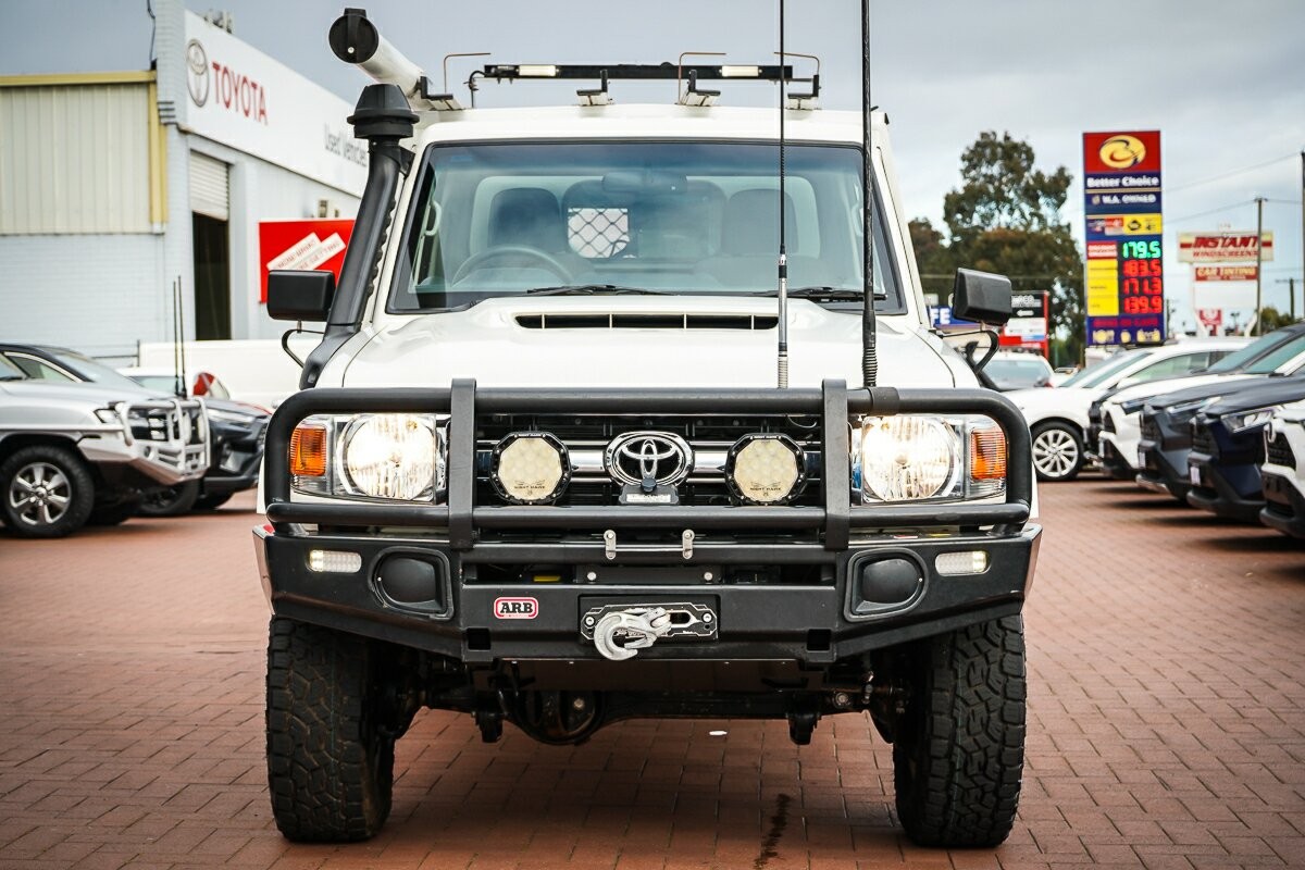 Toyota Landcruiser image 3