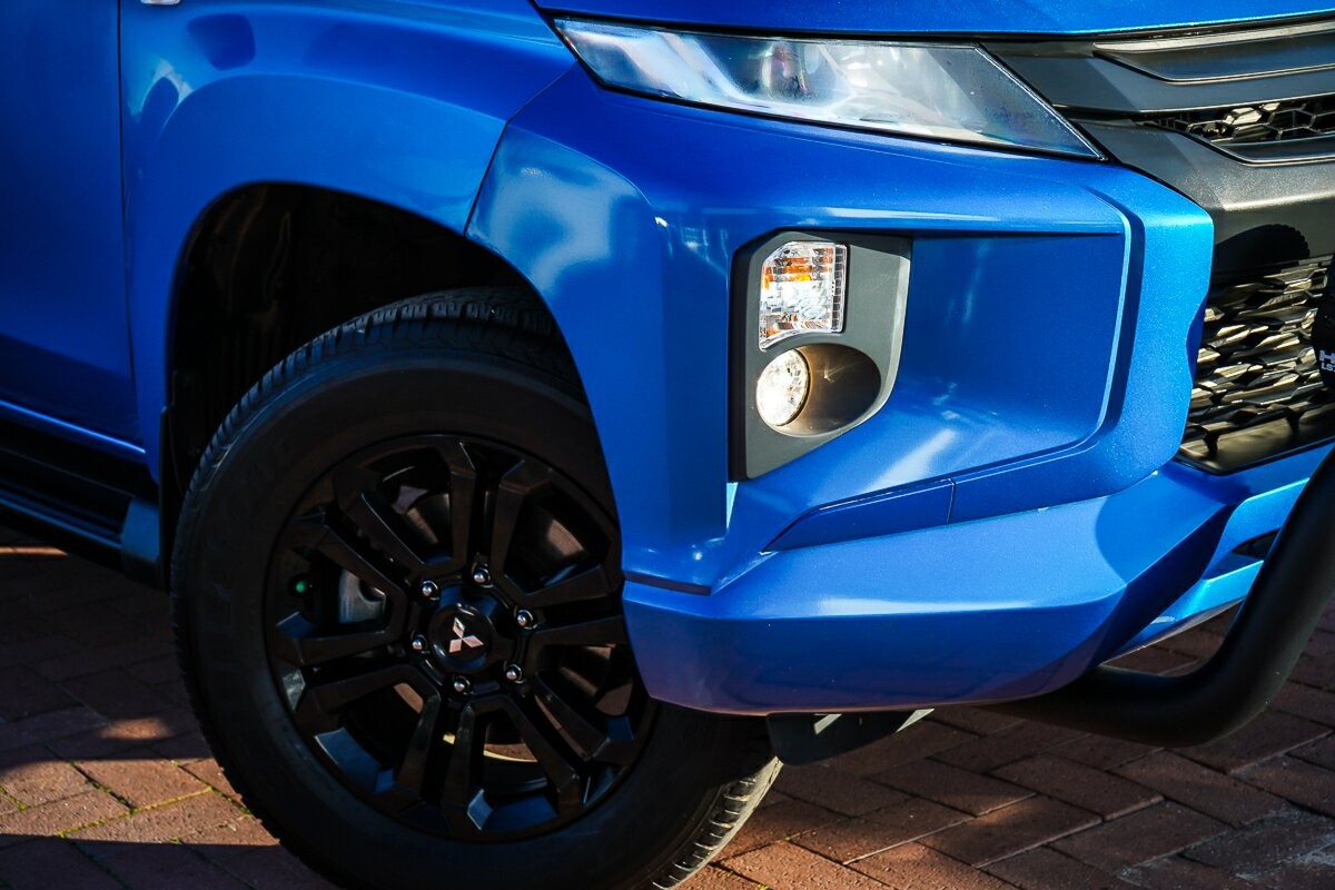 Mitsubishi Triton image 2