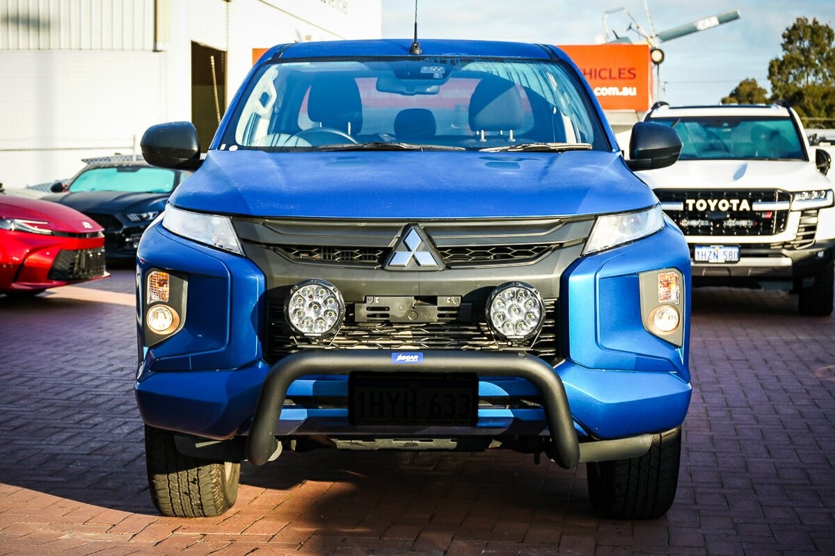 Mitsubishi Triton image 3